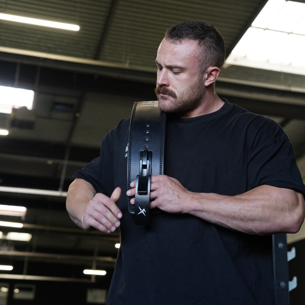 Ceinture musculation et force en salle de fitness