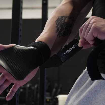 Manique crossfit en salle de musculation