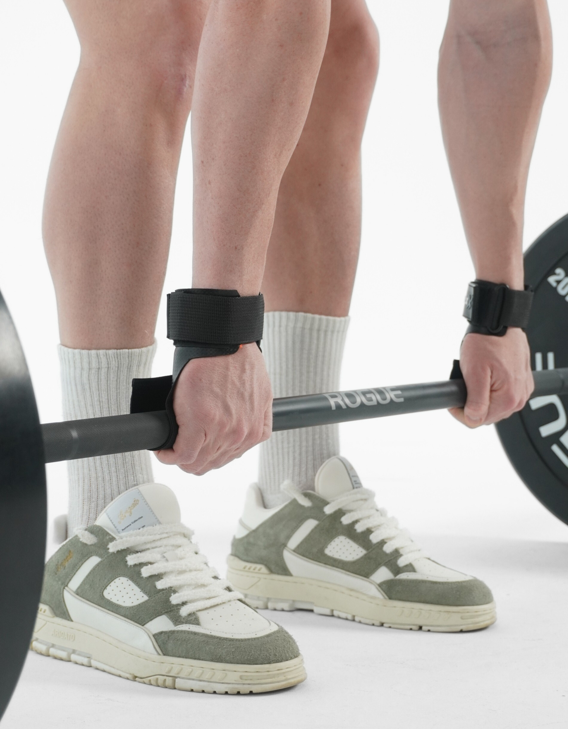 Les maniques de muscu xtremefit permettent d'éviter les blessures aux mains du au frottement ou maintient de charges lourdes + elles soulagent les avant-bras permettant de se concentrer sur les mouvement de musculation