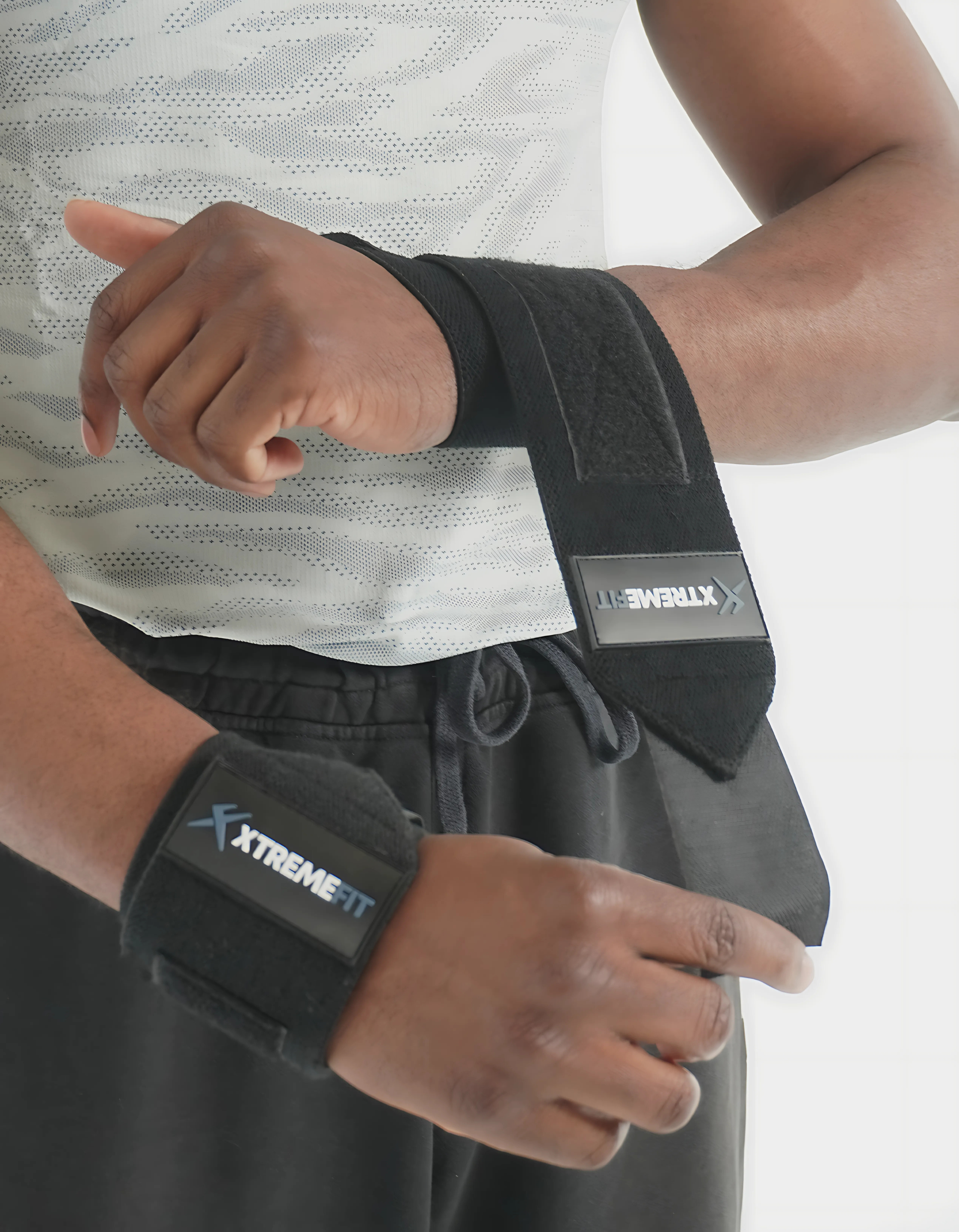 Bandes de protections de poignets noir xtremefit wrist wrap pour la musculation et le powerlifting